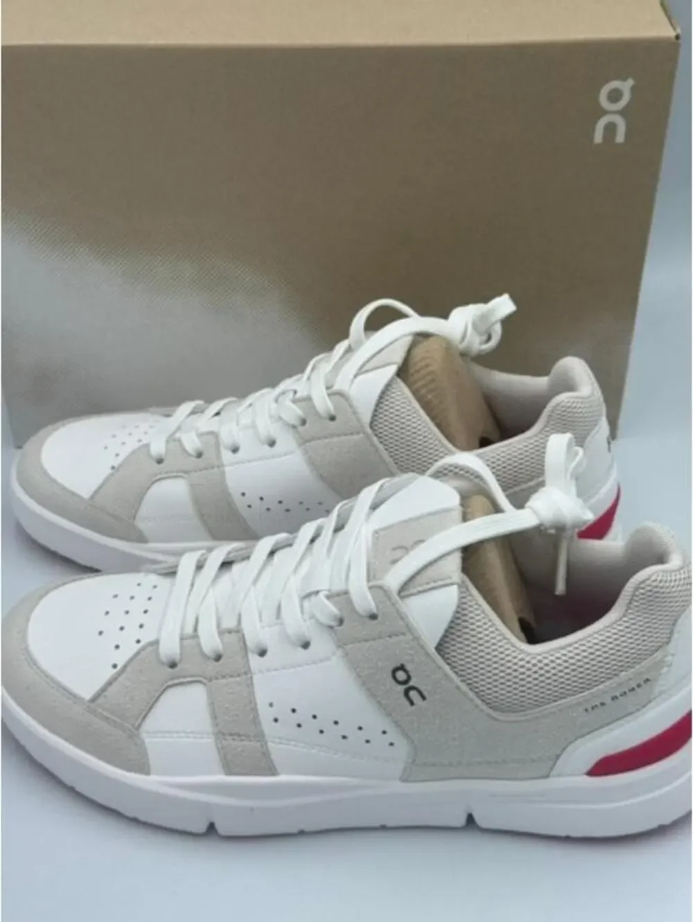 On Cloud The Roger Clubhouse Sneakers Women's Size 8.5 NEW